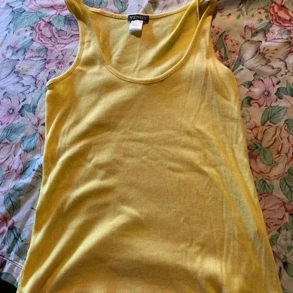 Venus Women’s Yellow Summer Tank Top Size Large - Picture 1 of 4